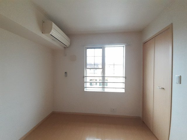 スパシアス　Ｅの内装|内装は落ち着いています