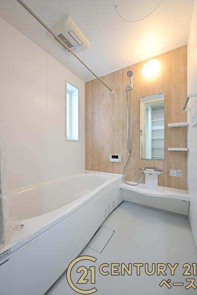 橿原市葛本町 ２号地 ／新築一戸建の浴室|■現地撮影写真■ゆったり１坪サイズ！足を伸ばしての入浴は疲れも癒してくれます！