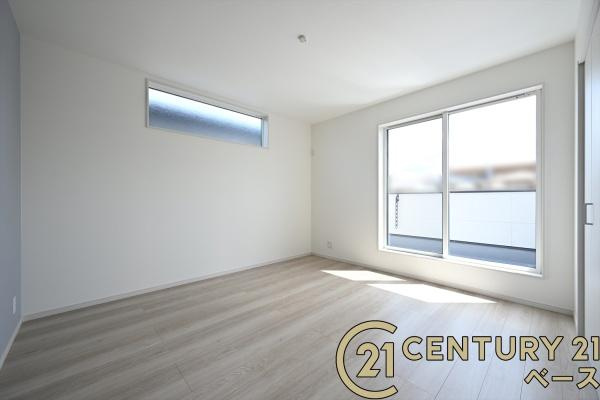 橿原市葛本町 ２号地 ／新築一戸建の洋室|■現地撮影写真■日当たりのよい明るい雰囲気の洋室です！