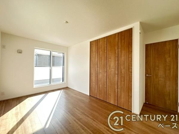 ファーストタウン大野 １号棟 ／新築一戸建の寝室|■現地撮影写真■開放感のある広々した主寝室！他に洋室が２部屋ございます！