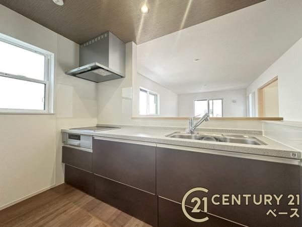 ファーストタウン大野 １号棟 ／新築一戸建のキッチン|■現地撮影写真■家族とのコミュニケーションがとりやすい人気のカウンターキッチン！