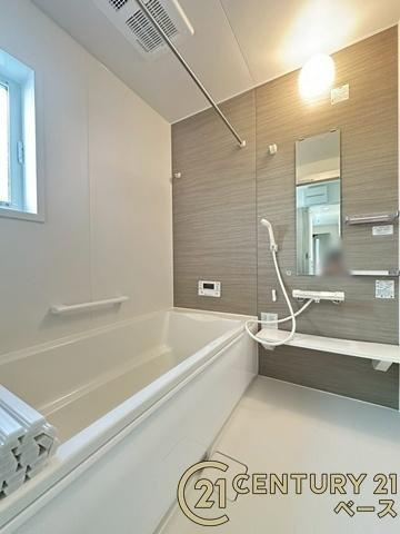 ファーストタウン大野 ３号棟 ／新築一戸建の浴室|■現地撮影写真■浴室暖房乾燥機が標準仕様！ゆったりした浴槽での入浴は疲れも癒してくれます！