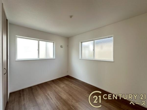 ファーストタウン大野 ５号棟 ／新築一戸建の洋室|■現地撮影写真■明るい雰囲気の洋室です！