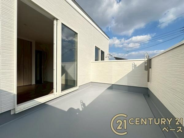 ファーストタウン大野 ５号棟 ／新築一戸建のバルコニー|■現地撮影写真■日当たりのよい広々としたバルコニー！洗濯物もよく乾きます！