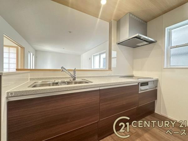 ファーストタウン大野 ５号棟 ／新築一戸建のキッチン|■現地撮影写真■家族とのコミュニケーションがとりやすい人気のカウンターキッチン！