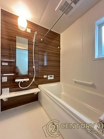 ファーストタウン大野 ５号棟 ／新築一戸建の浴室|■現地撮影写真■浴室暖房乾燥機が標準仕様！ゆったりした浴槽での入浴は疲れも癒してくれます！