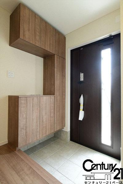 ファーストタウン大野 ４号棟 ／新築一戸建の内観：施工例|■玄関には大容量シューズボックスを完備！■