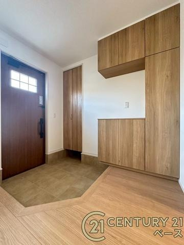 ファーストタウン大野 ６号棟 ／新築一戸建の玄関|■現地撮影写真■すっきりとした明るい玄関が家族やお客様を迎えてくれます！