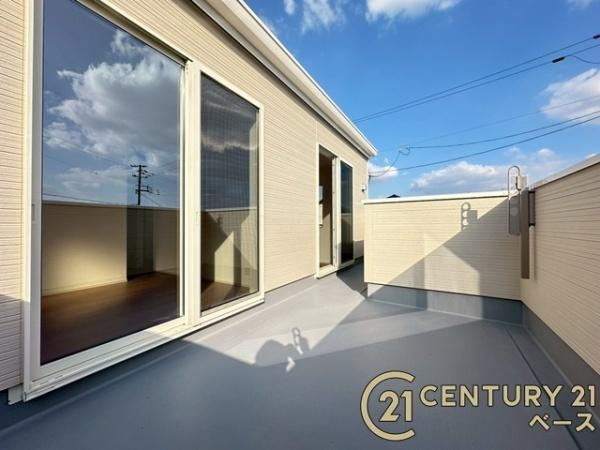 ファーストタウン大野 ６号棟 ／新築一戸建のバルコニー|■現地撮影写真■日当たりのよい広々としたバルコニー！洗濯物もよく乾きます！