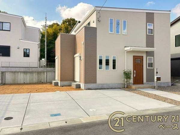 ファーストタウン大野 ６号棟 ／新築一戸建の駐車場|■現地撮影写真■駐車スペースは４台分完備！来客時なども安心です！