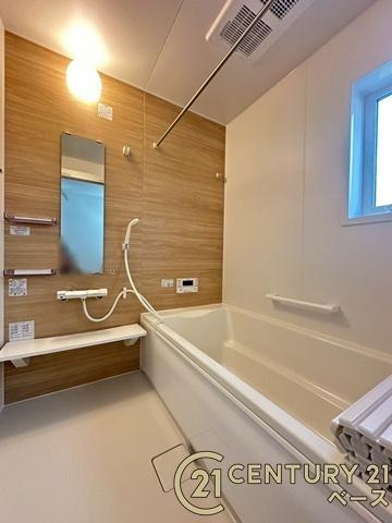 ファーストタウン大野 ６号棟 ／新築一戸建の浴室|■現地撮影写真■浴室暖房乾燥機が標準仕様！ゆったりした浴槽での入浴は疲れも癒してくれます！