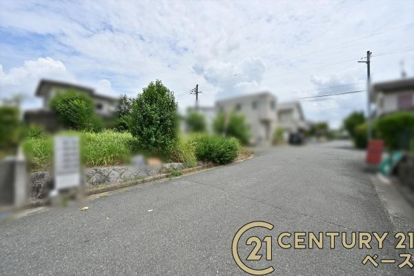 北葛城郡河合町泉台２丁目の売地の前面道路含む現地写真|■現地撮影写真■道路と高低差の少ないフラットな敷地です！