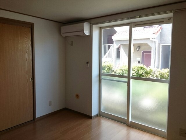 ソレアード・パレⅡの居間・リビング