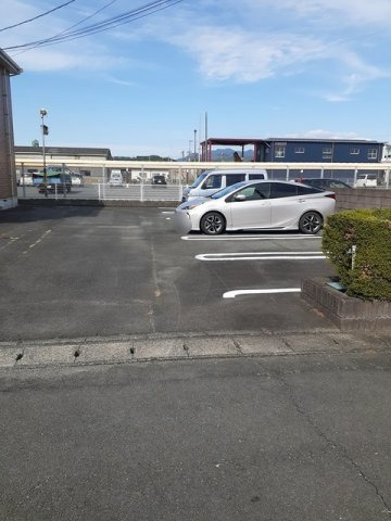 コート・サンモールの駐車場