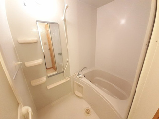 【浴室】 | フォーリストガーデンⅡ | きれいなお風呂です