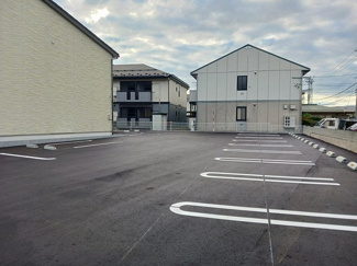 【駐車場】 | アッシュⅤ | 車をお持ちの方に嬉しい駐車場付きの物件です