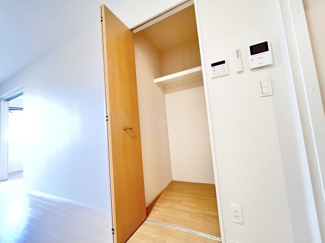 リバテンハイツの収納|※別部屋参考写真