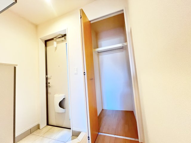 リバテンハイツの玄関|※別部屋参考写真