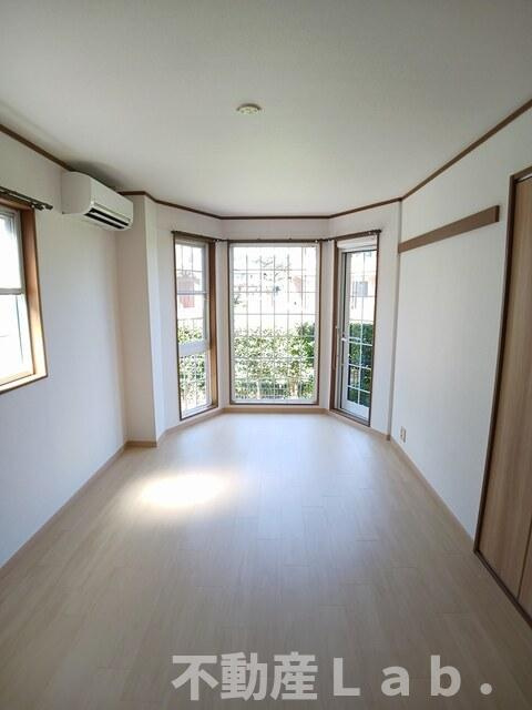 アーバン不知火Ⅶの居間・リビング