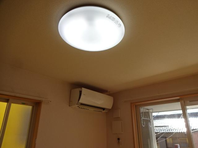 ガーデンツバキ（Ｇａｒｄｅｎ　Ｔｓｕｂａｋｉ）の設備|エアコンと照明