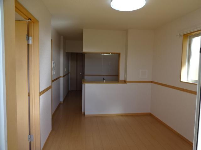 ガーデンツバキ（Ｇａｒｄｅｎ　Ｔｓｕｂａｋｉ）の居間・リビング|リビング