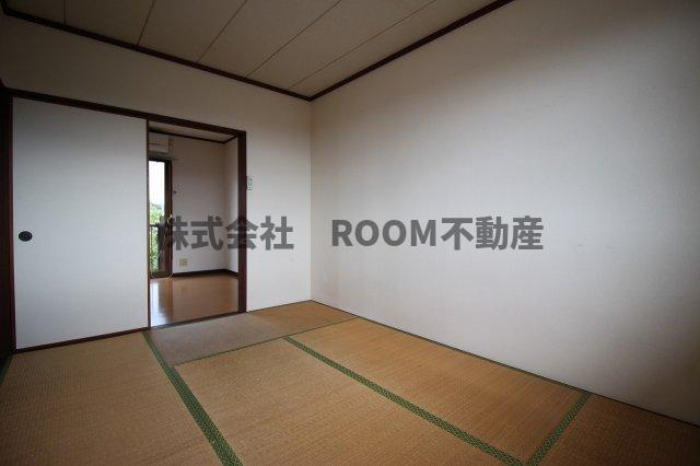 コーポフォレストの和室|畳の上でゆっくりとくつろげる和室です