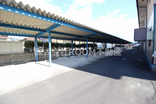 コーポフォレストの駐車場|カースペースがあります