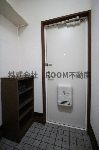 コーポフォレストの玄関|明るい玄関です