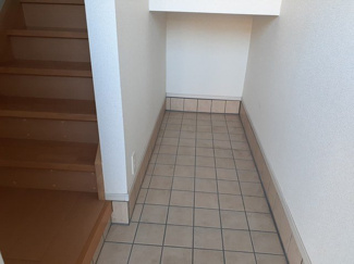 【玄関】 | グッド・アイランド下妻 | 明るい玄関です