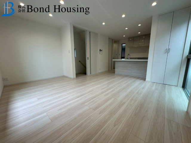 山電　林崎松江海岸駅徒歩３分　明石市貴崎２丁目　新築戸建の居間・リビング