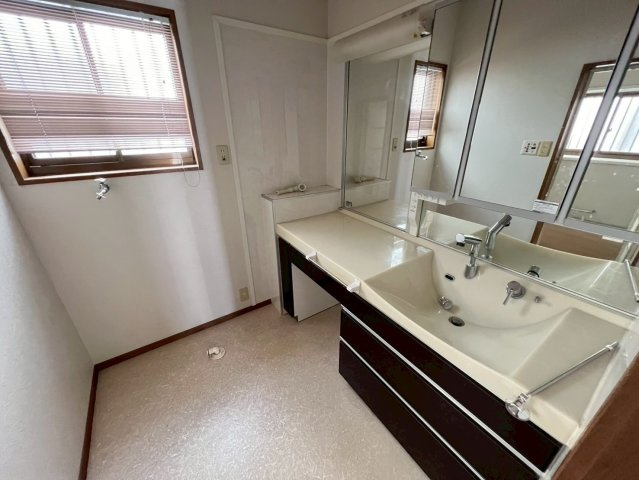 和歌山市葵町・中古戸建・116082の洗面所