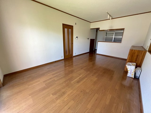 和歌山市葵町・中古戸建・116082の居間・リビング