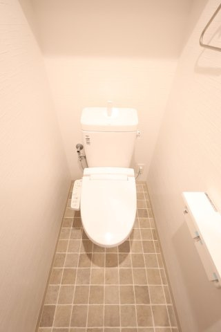 菊池郡菊陽町大字津久礼の賃貸マンションのトイレ
