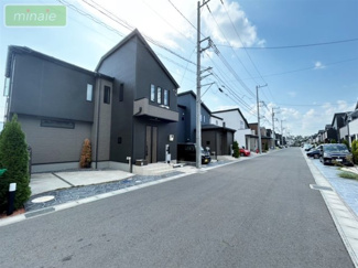 【外観：施工例】 | 販売現地近くの、同建築会社分譲済み開発地の街並み(撮影:2025.09.16)