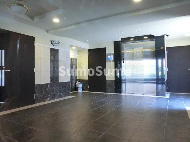 アスヴェル神戸ハーバーサイドのロビー|落ち着いたロビーです