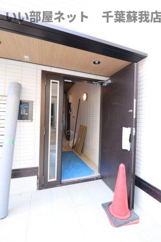 レ・セーナ八幡のエントランス|安心オートロック付き♪