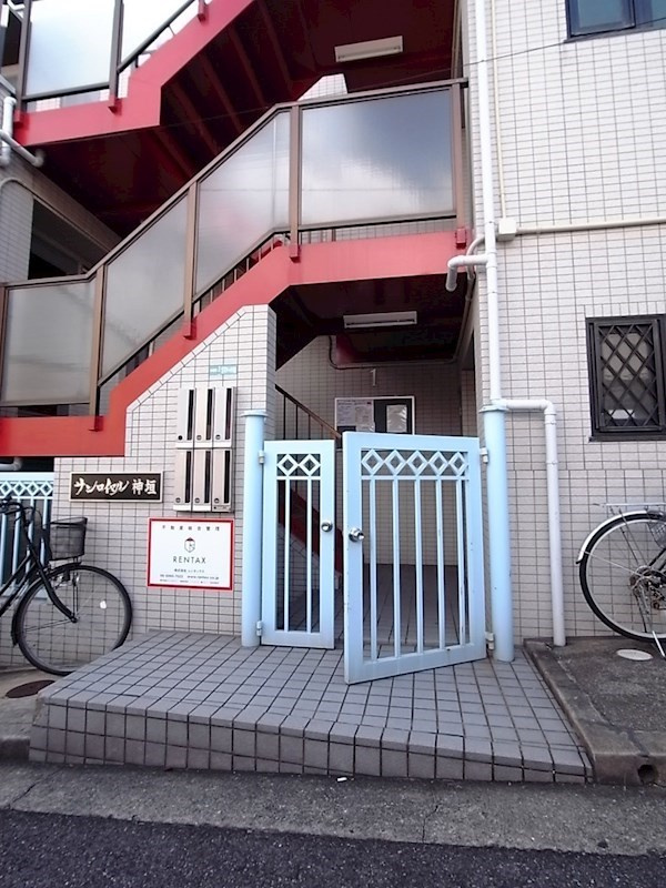 サンロイヤル神垣のエントランス