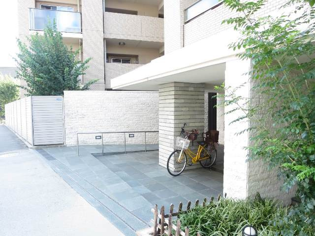 ローレルコート立花町のエントランス