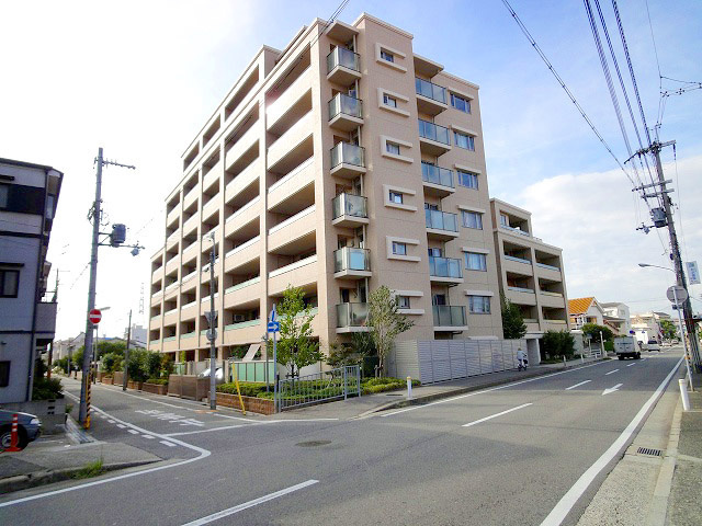 ローレルコート立花町の外観