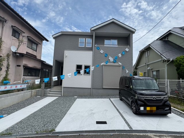 ーBloomーブルームー小倉南区横代東町2丁目1期　【小倉南区　新築戸建て】の駐車場|駐車スペースは並列2台可能♪