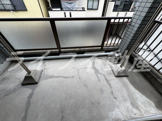 シャンボール今里Ⅱ番館のバルコニー|開放的で明るい空間を演出してくれるバルコニーです