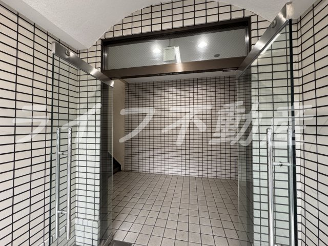 シャンボール今里Ⅱ番館のエントランス|毎日通るエントランスはこのようになっています
