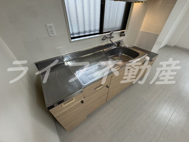 シャンボール今里Ⅱ番館のキッチン|お料理しやすいキッチンです