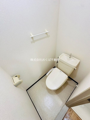 【トイレ】 | エルハイツイッセー | 落ち着いた色調のトイレです