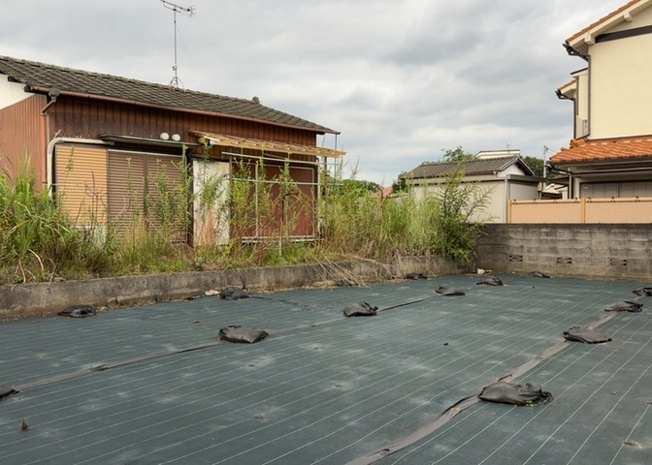 【外観】 | 家を建てる前提で土地を探している場合、地盤の丈夫さは譲れない条件の一つです。地盤が脆弱だと追加工事が必要となります。また、過去に地盤沈下や液状化現象を起こした土地は、できるだけ避けた方がいいでしょう。