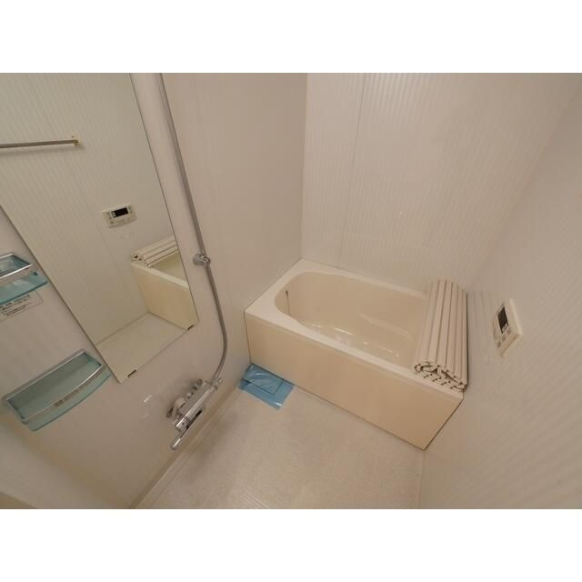 コンフォリア東池袋の浴室