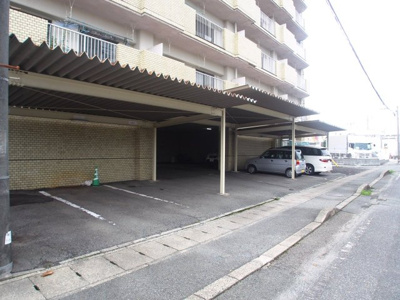 【駐車場】 | プレアール長門石 | 駐車場に車を止められます