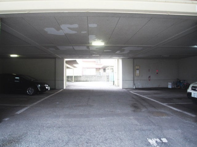 【駐車場】 | プレアール長門石 | 駐車場に車を止められます