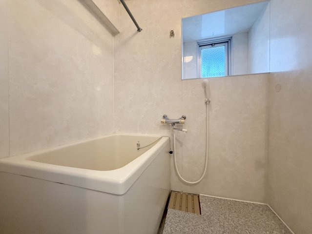 シルクコーポ諏訪野の浴室|落ち着いた空間のお風呂です