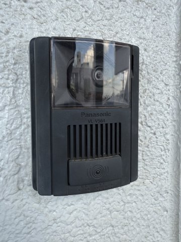 シルクコーポ諏訪野のセキュリティ|玄関前のテレビドアホン